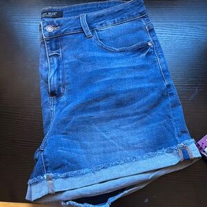 Judy Blue Mid-Rise Cuffed Raw Hem Denim Jean Shorts Style #150038 Size 2X